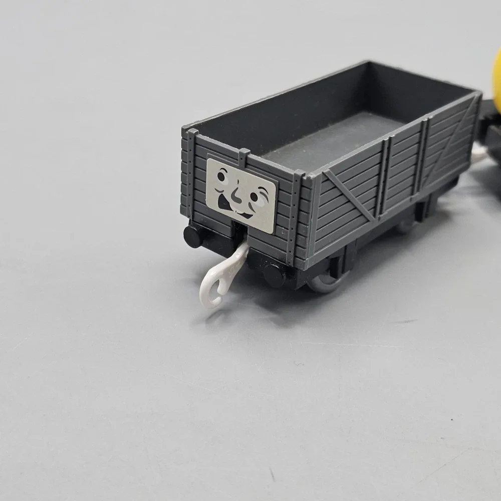 Vintage Thomas and Friends Trackmaster Fuel Cargo Car & Tanker Troublesome Truck